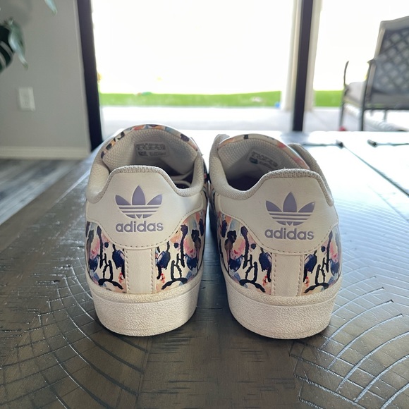 Adidas Superstar - Picture 2 of 5